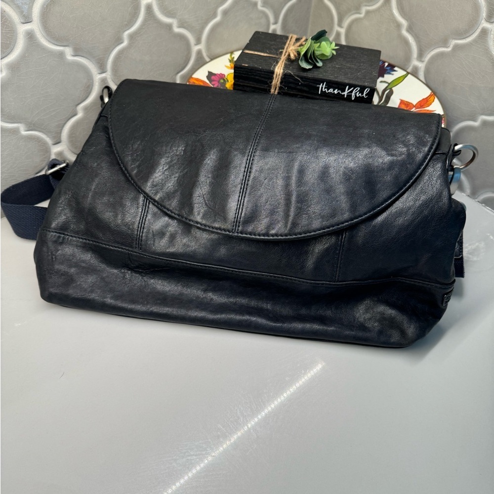 Ellington Italian leather purse - Picture 9 of 10